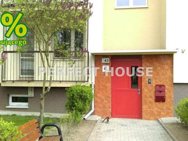 Lokal użytkowy 54,61 m2 z piwnicą, parking, blisko centrum