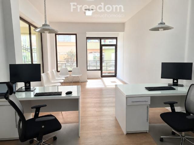Przestronny lokal 54 m² z dużą witryną Kołobrzeg