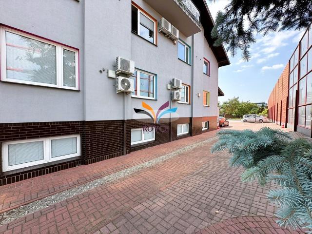 Lokal użytkowy 588 m² na Pradze Południe zapraszam