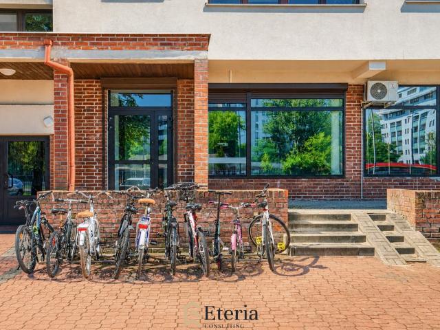 Lokal użytkowy 63 m² Mokotów duże witryny i parking