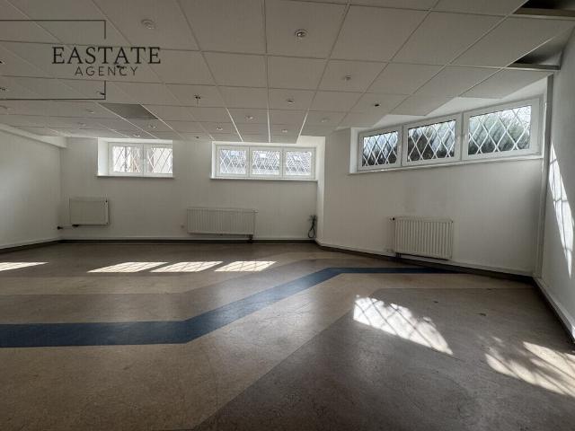 Lokal 60 m² na Ursynowie biuro lub magazyn, parking