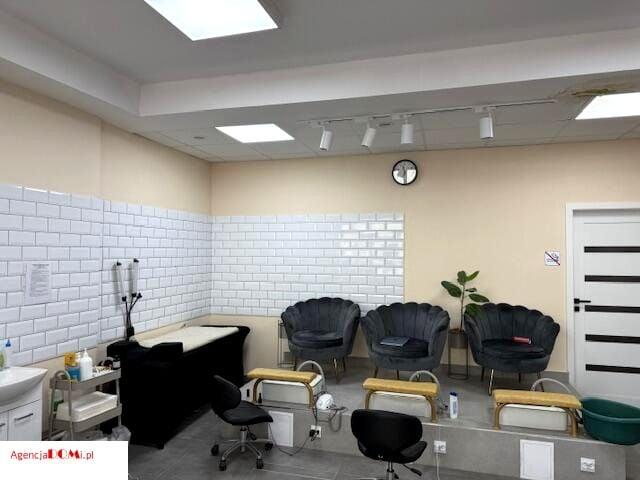 Lokal użytkowy 67 m², Błonie