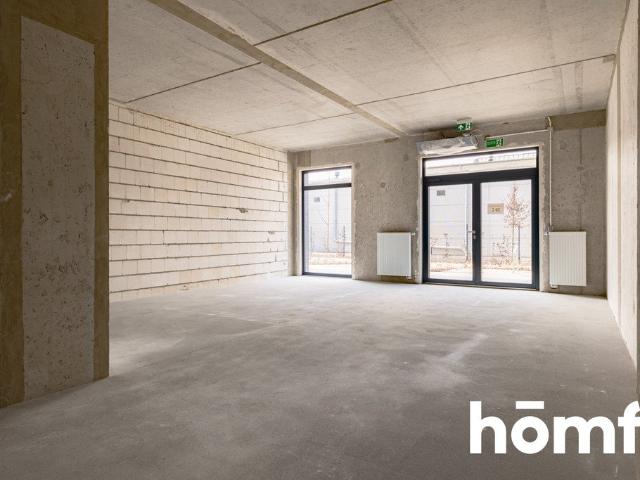 Lokal użytkowy 77 m2 z witrynami, blisko komunikacji