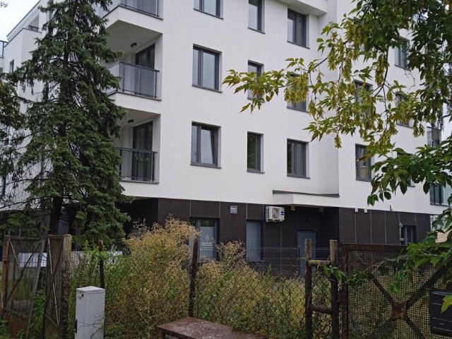 Lokal użytkowy 74 m² w Radomiu, wysokie okna polecam!