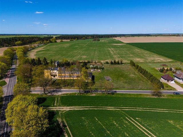 Lokal użytkowy 787 m² w Wielisławicach dawna szkoła