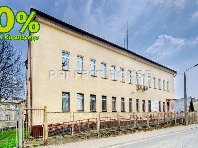 Lokal użytkowy 841 m² z parkingiem w centrum Krasnegostawu