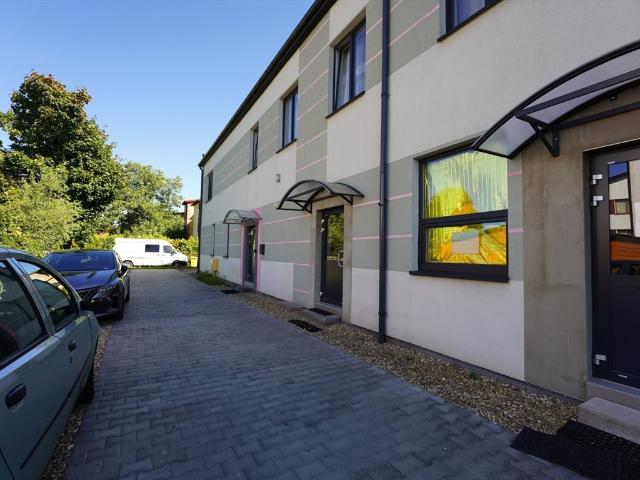 Lokal użytkowy 85 m² z parkingiem w Morawicy