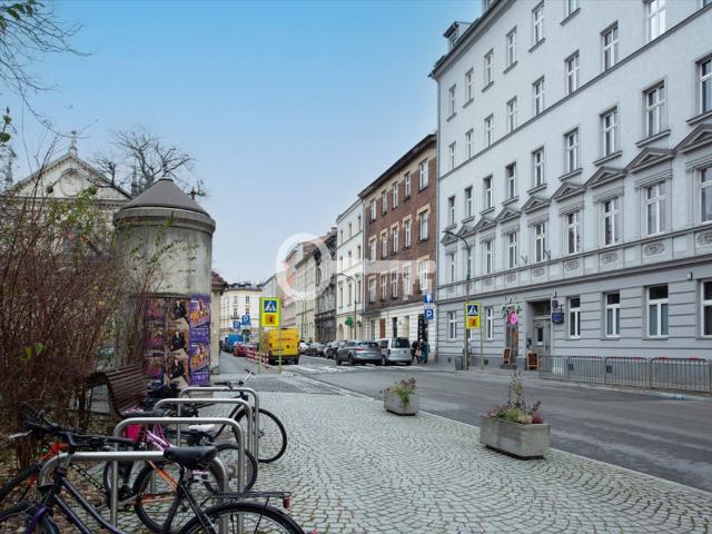 Lokal użytkowy 86 m² w Krakowie Stare Miasto z witrynami