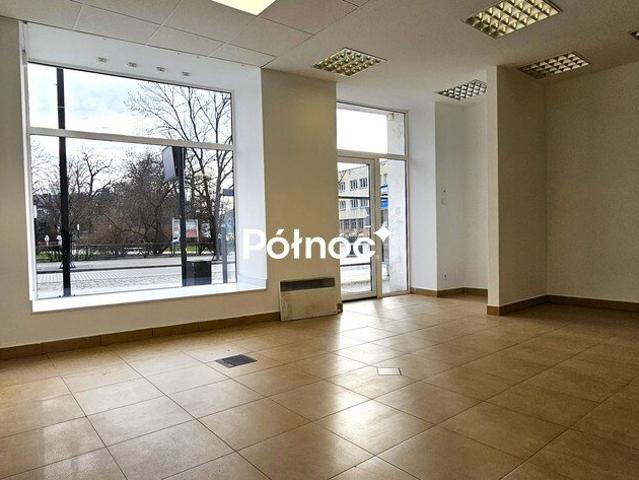 Lokal po remoncie, 89 m², Plac 3 Maja, Radomsko