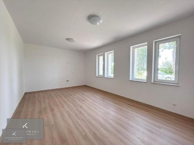 Lokal użytkowy 15 m² w gminie Pokój wysoki standard