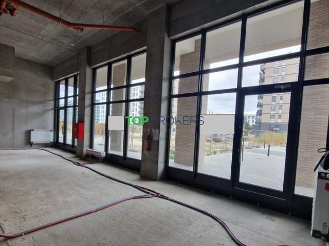 Lokal użytkowy 165 m² w Ursusie blisko szkół i sklepów