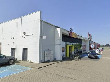Lokal użytkowy 180 m2 w Mielcu – duży parking, aranżacja