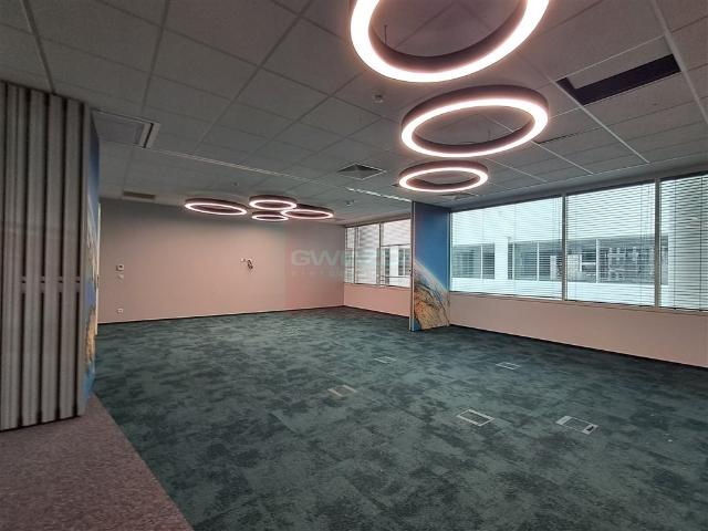 Lokal użytkowy 2145 m² w Warszawie Ochota z możliwością podziału
