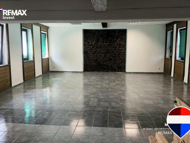 Sprzedam funkcjonalny lokal 224 m² z dwoma wejściami w Ustroniu