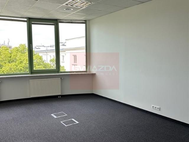 Lokal użytkowy 300 m² w Warszawie Mokotów z klimatyzacją