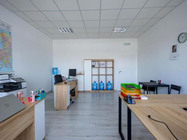 Lokal użytkowy 30 m², Młyny