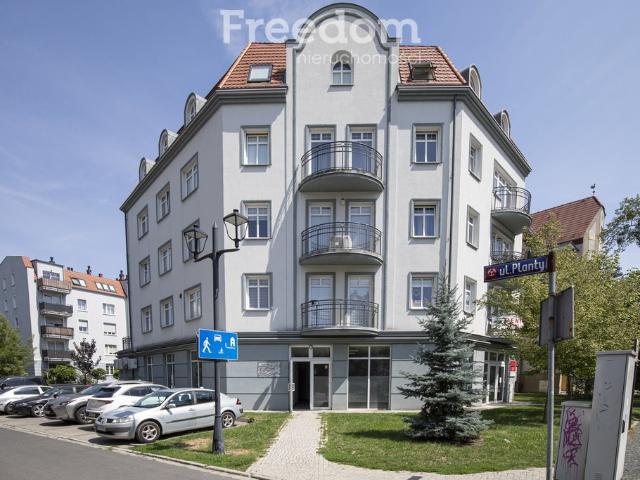 Lokal użytkowy 330 m2 Brzeg na wynajem z dużymi witrynami