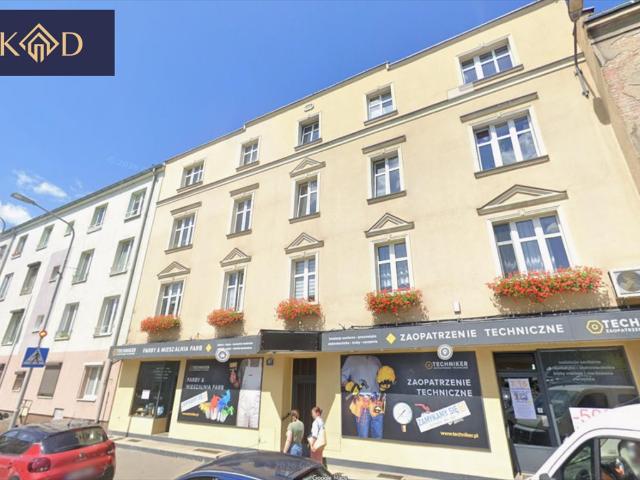 Lokal użytkowy 38 m² do remontu potencjał na Głównej