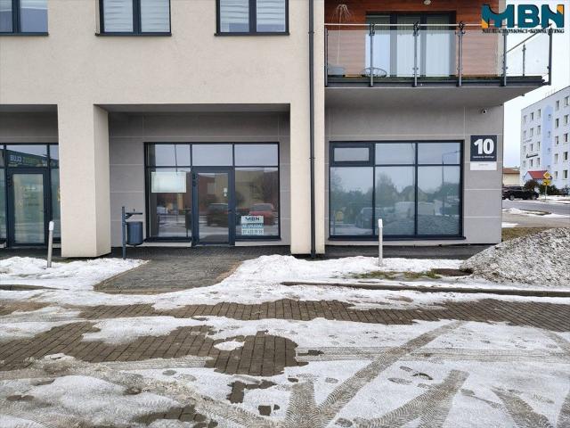 Lokal użytkowy w Kętrzynie z dużymi witrynami i parkingiem