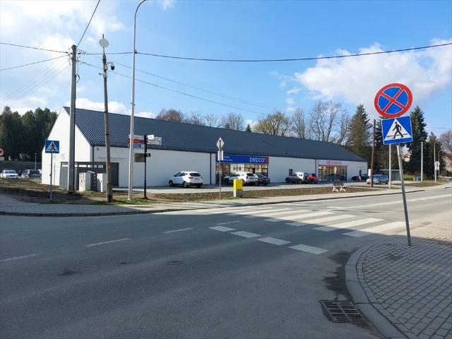Lokal użytkowy z najemcami Rossmann i Pepco 873 m²