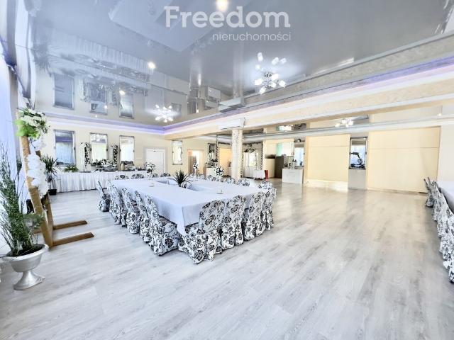 Lokal użytkowy z bazą rezerwacji i salami na 150 osób