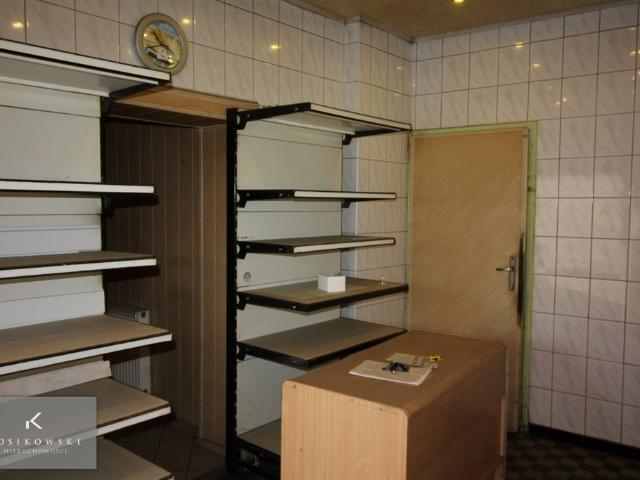 Lokal użytkowy z witryną, garażem i zapleczem
