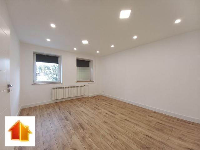 Lokal po remoncie z wejściem z ulicy, 35 m², widoczny