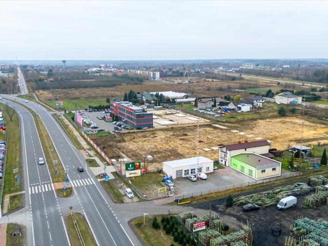 Lokal użytkowy przy trasie S7 magazyn, biuro, parking