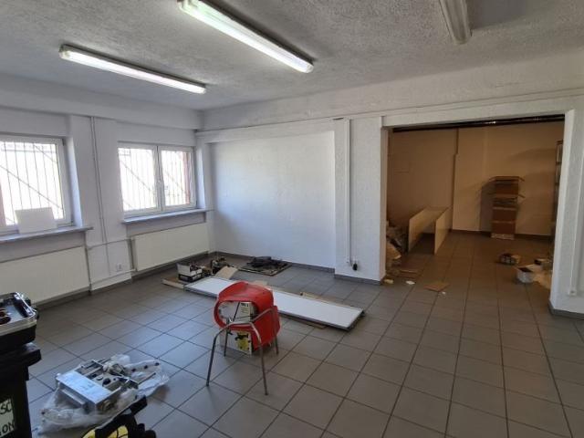 Na wynajem przestronny lokal usługowo biurowy 150 m² w Łodzi