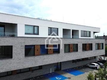 Lokal usługowo biurowy 44 m² z windą i parkingiem