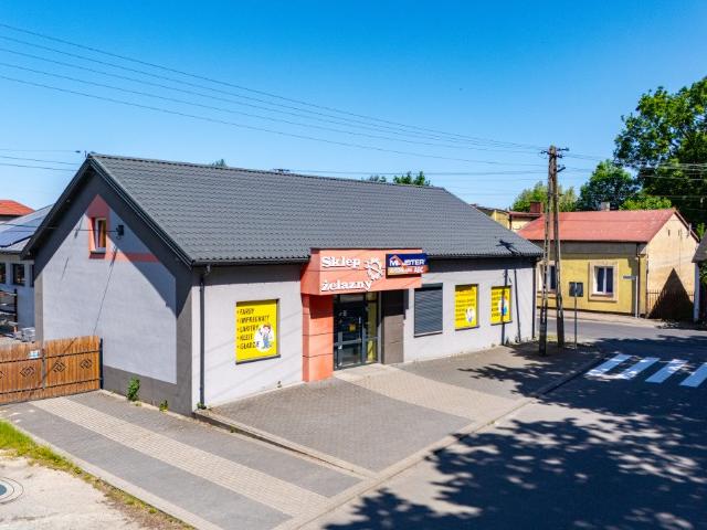 Lokal usługowo handlowy 703 m2 w centrum Pęczniewa