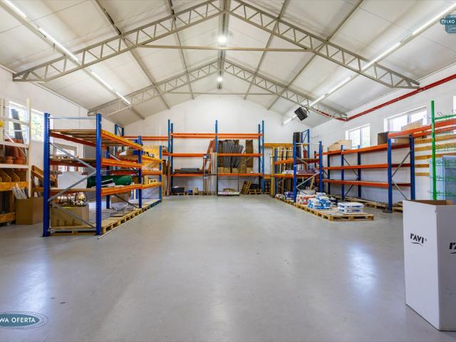 Lokal usługowo handlowy 703 m² w centrum Pęczniewa