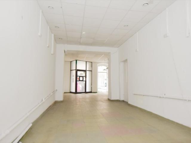 Na wynajem przestronny lokal usługowo handlowy 100 m² w centrum Katowic