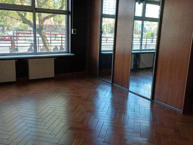 Lokal usługowo handlowy 146 m² na Gocławiu polecam