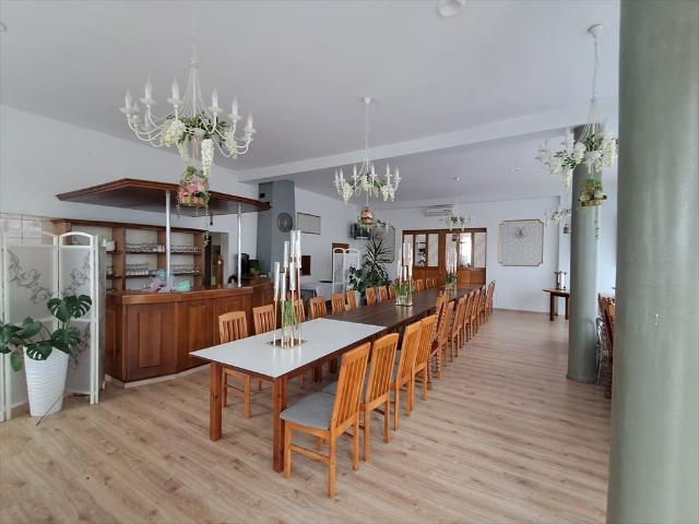 Lokal usługowo handlowy 157m² z dużą witryną i parkingiem