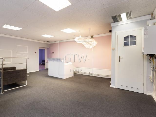 Lokal usługowy 55 m² w centrum Grójca – duży potencjał!
