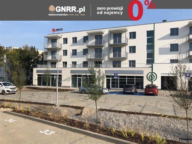 Atrakcyjny lokal usługowy 67,5 m² z witrynami i parkingiem