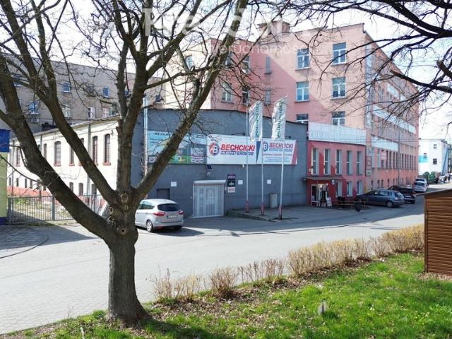 Lokal usługowy 700 m² w centrum Brzegu antresola, plac