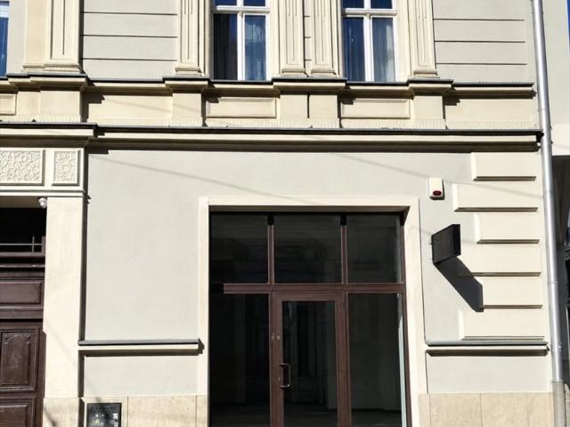 Na wynajem przestronny lokal usługowy 70 m² w centrum Krakowa