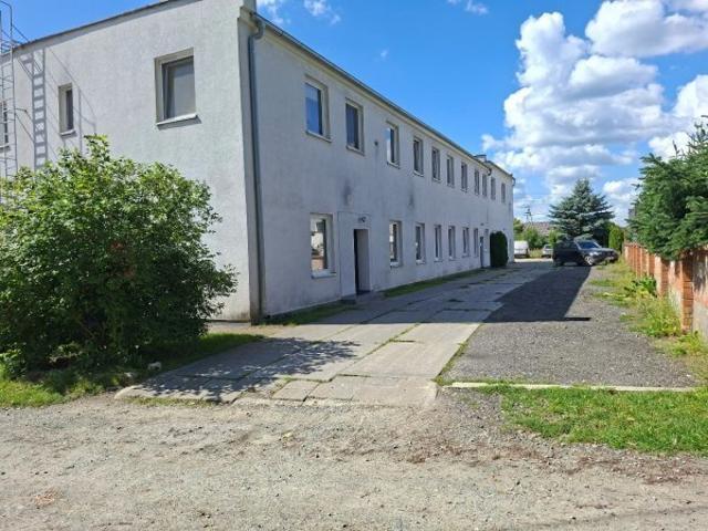 Lokal usługowy 77 m² w Białych Błotach duże biuro