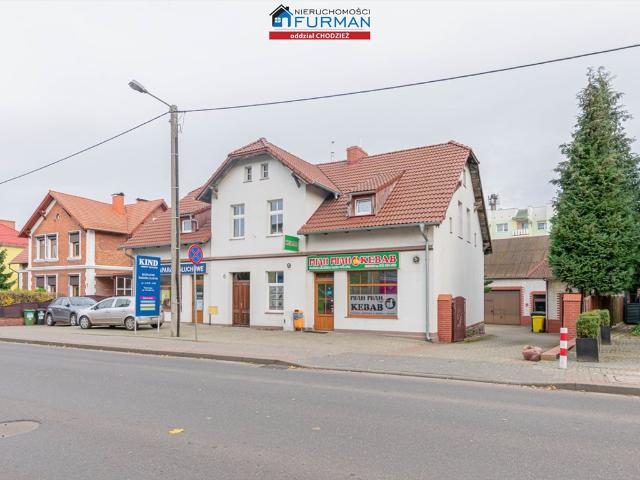 Lokal usługowy 75 m2 z witrynami i parkingiem w centrum