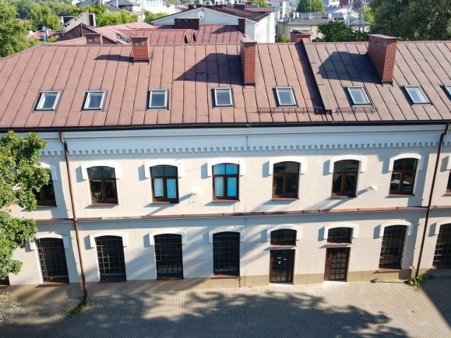 Lokal usługowy 854 m² w centrum Lublina z parkingiem