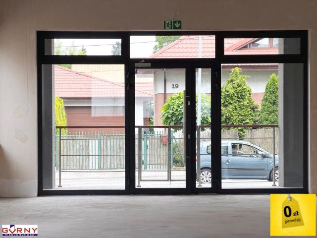 Lokal usługowy 90,83 m² z dużymi witrynami i parkingiem polecam