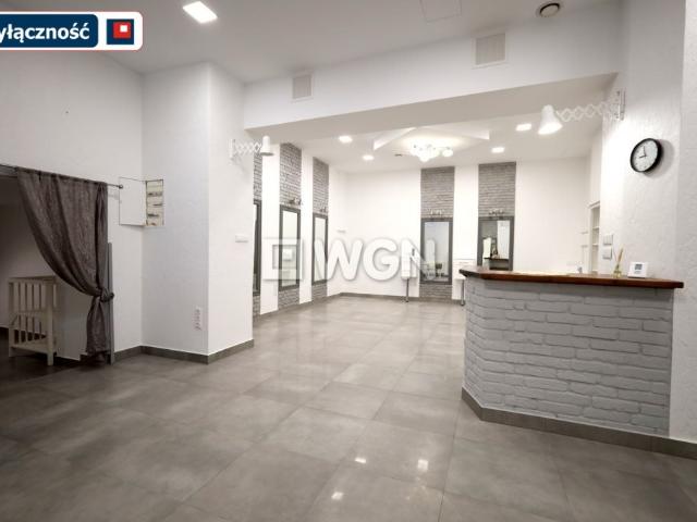 Do sprzedania przestronny lokal usługowy 102 m² w centrum Ełku