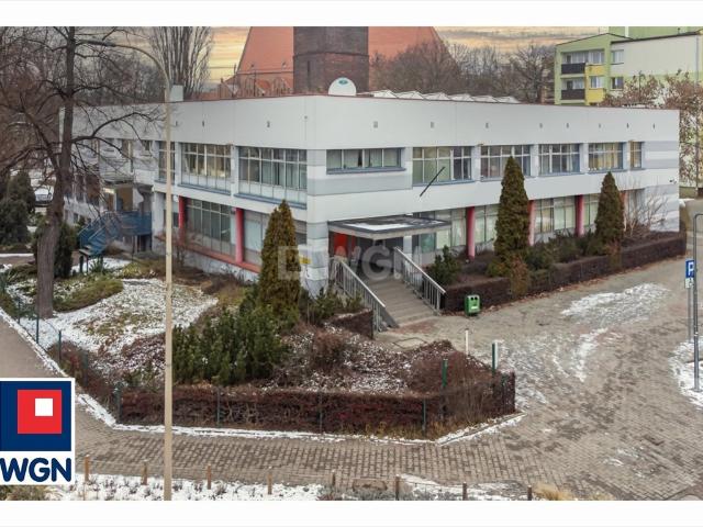 Lokal usługowy 1243 m2 z długoletnim najmem i wysokim standardem
