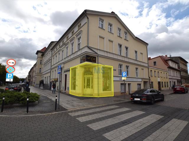 Lokal usługowy 24 m2 w centrum Słupska, witryny, ruchliwa ulica