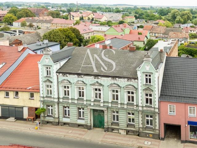 Do sprzedania przestronny lokal usługowy 300 m² z garażami w centrum Myśliborza