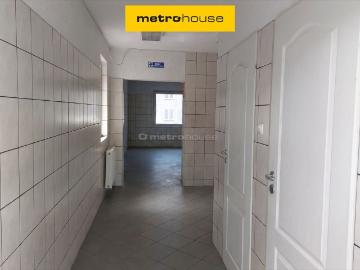 Lokal usługowy 32,8 m² z niezależnym wejściem, potencjał!