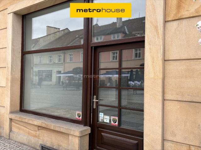 Lokal usługowy w Rynku Oleśnicy, 18,22 m², duża witryna