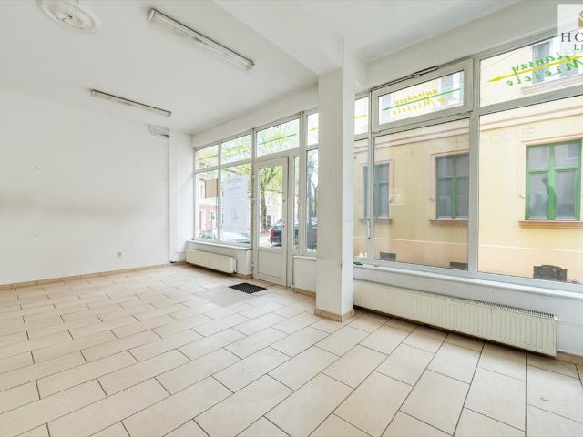 Lokal usługowy z dużą witryną, 83,3 m2, centrum Biskupca